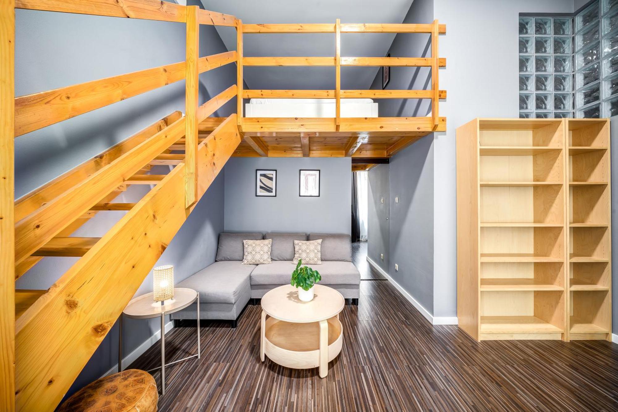 Oktogon Four Apartment