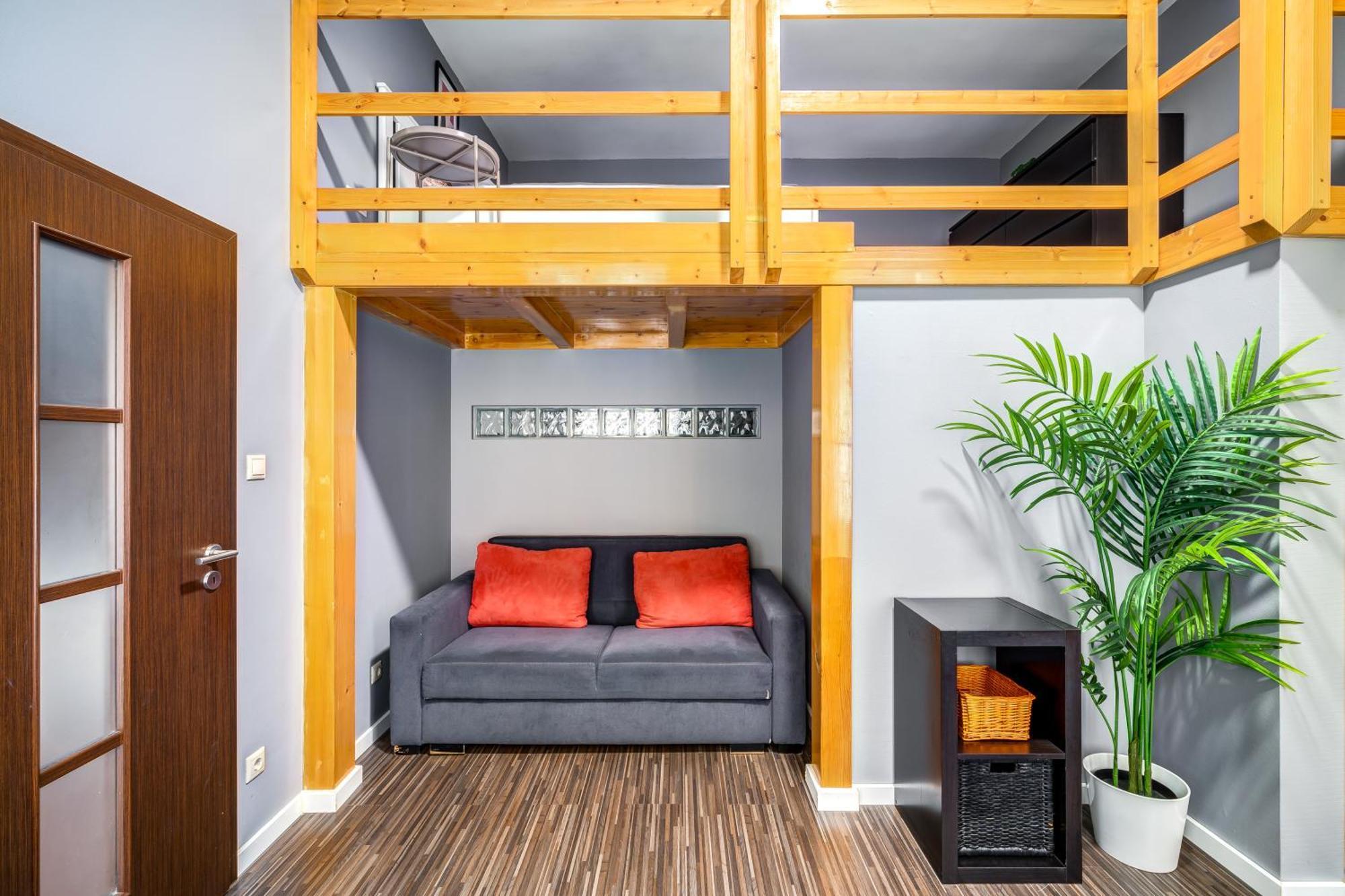 Oktogon Four Apartman *